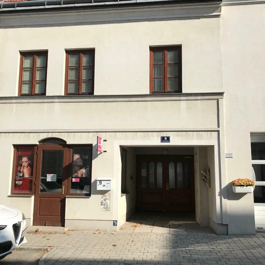 Lg Cosy Apartment Korneuburg Dış mekan fotoğraf
